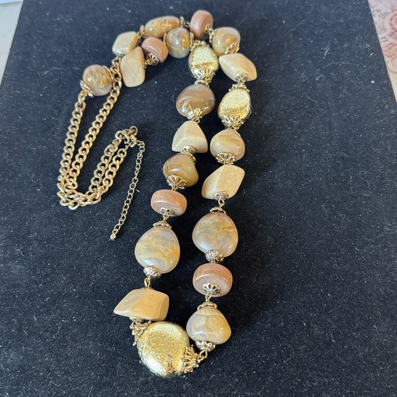 Jewelry - 🔥 Vintage, fashion Elegant, Gold and Brown Beaded Necklace 18”